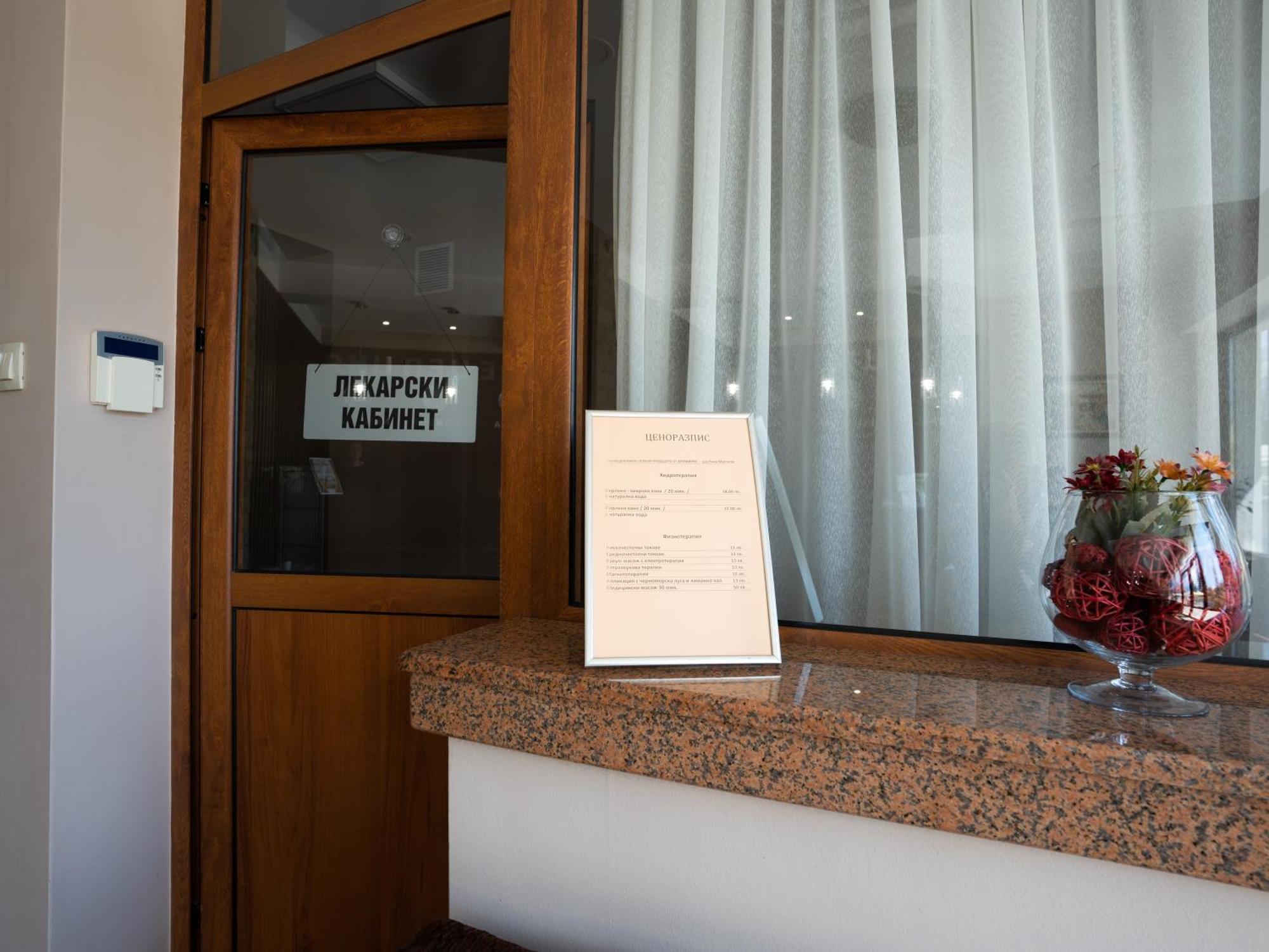 Hotel Velista فونيشتا فودا المظهر الخارجي الصورة